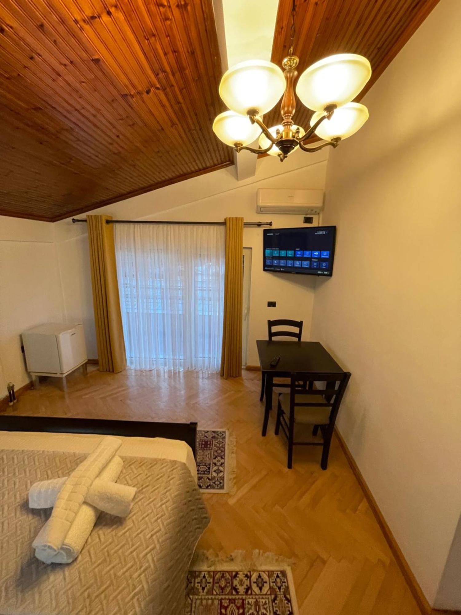 Vila At Berat Exterior foto